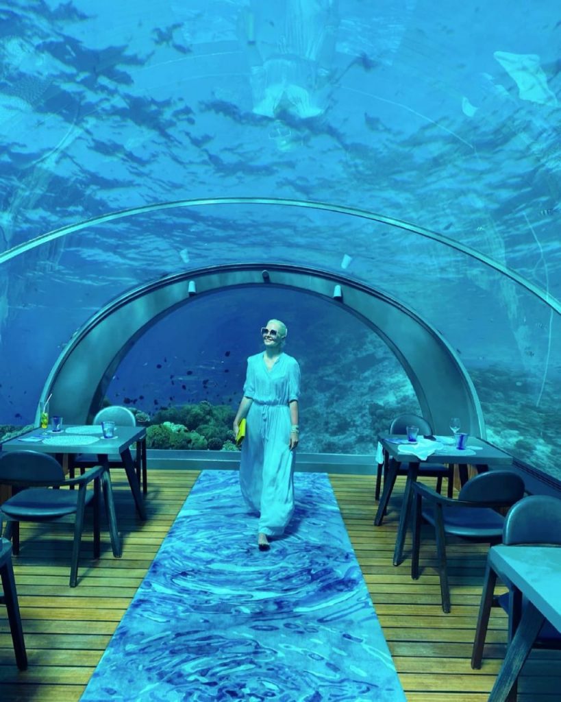 Undersea restaurant 